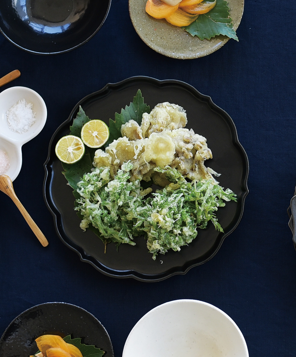 レコメンド :: 植物モチーフの器 :: 風花(かざはな) 250プレート
