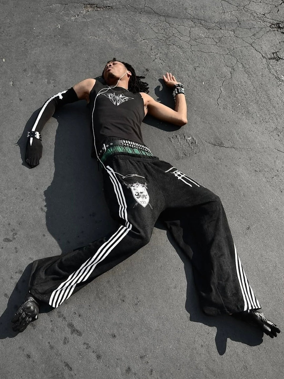 Cozy world Wide】ROYAL KNIGHT CLUB WAXED - SWEATPANTS – PRESSING