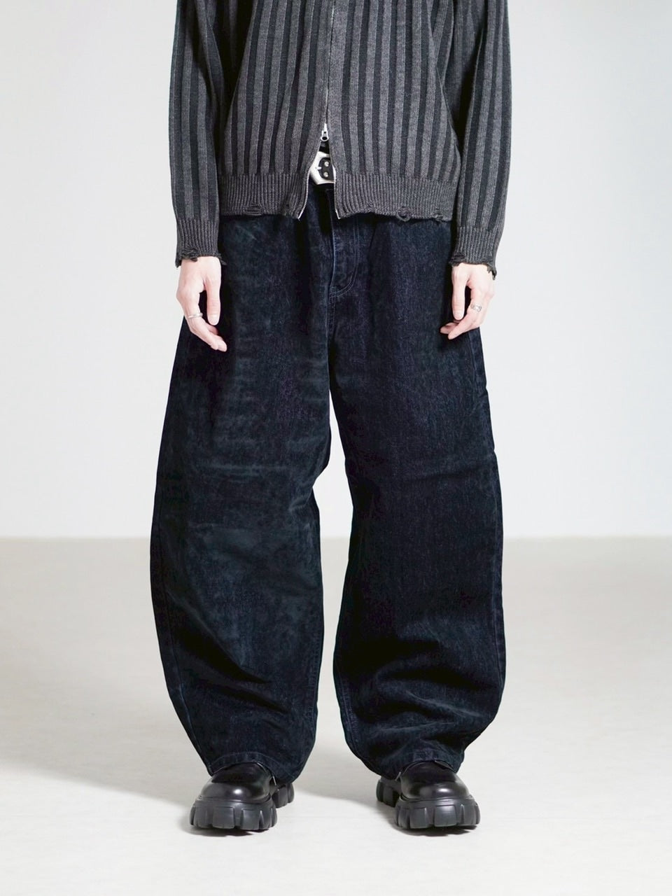 受注制【Chikashitsu +】velvet touch buggy denim pants