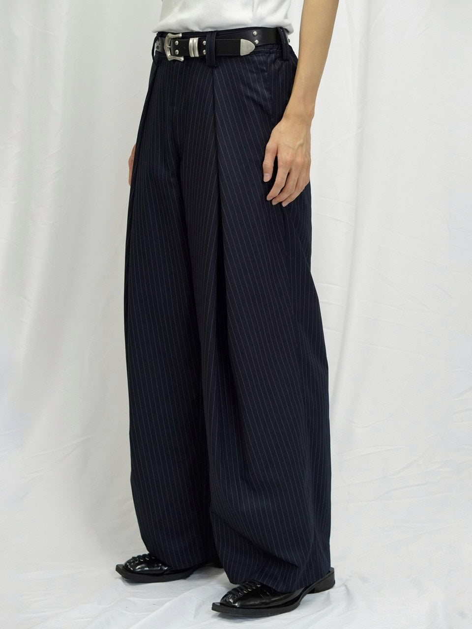 CS】stripe cross tuck drape slacks – PRESSING WEB SHOP