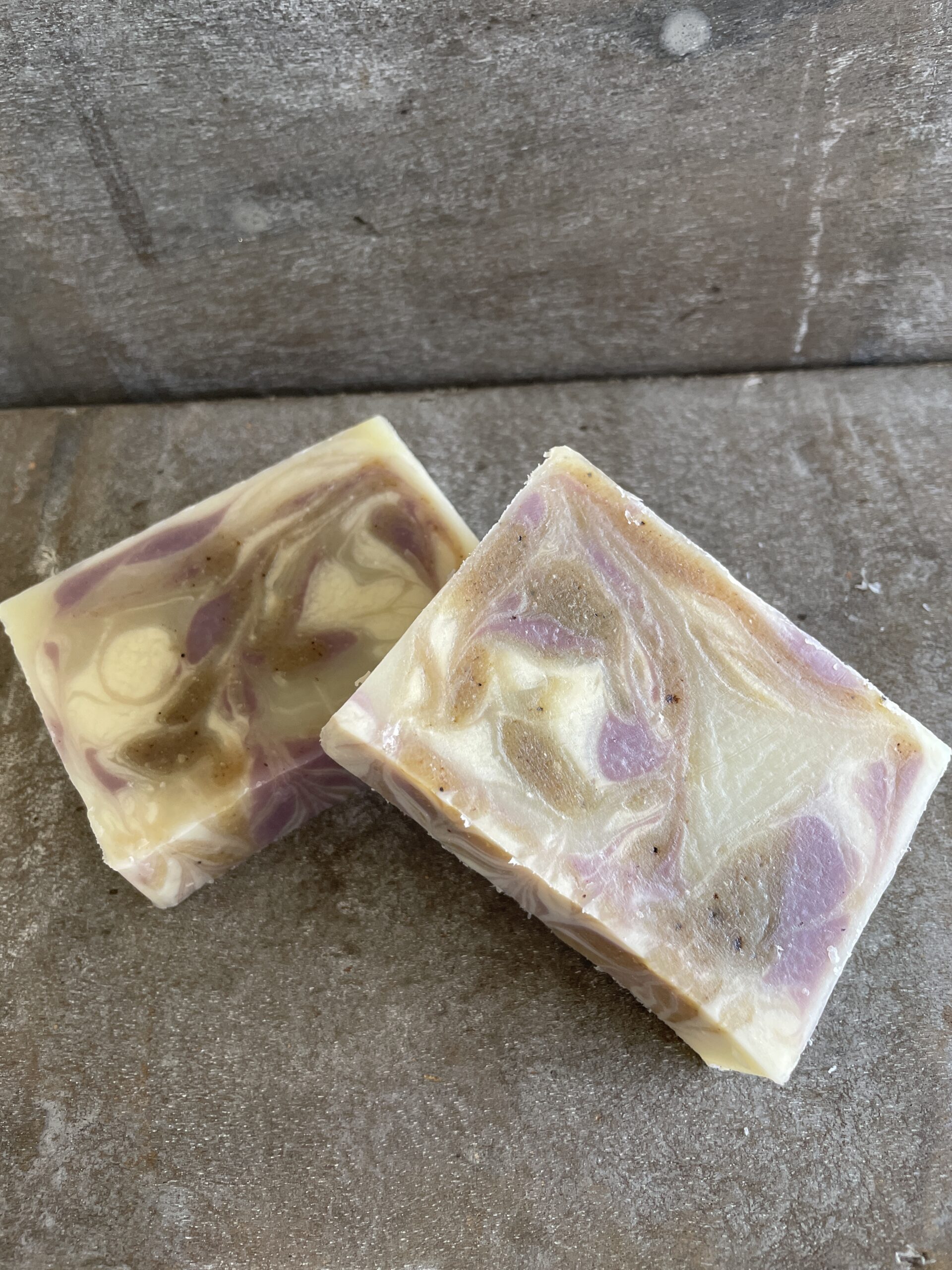 イリアヒ・ロイヤル・ハワイアン・サンダルウッド石鹸 | PUALANI SOAP