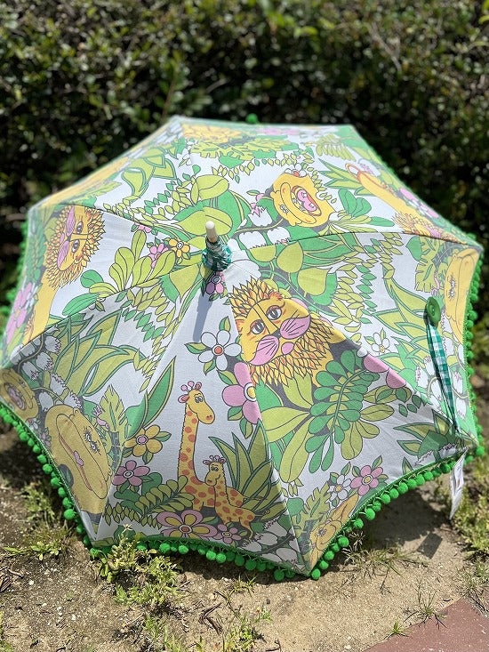 海外ビンテージ布 花、動物プリントの日傘 Nuts 海外ビンテージ布 花