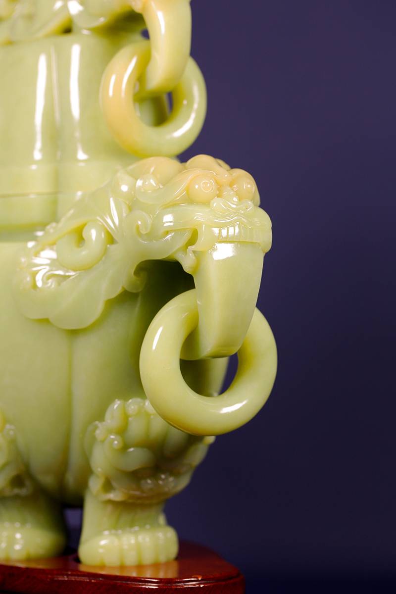 9000万元买的古玉亮出来，现场的人就吵疯了！到底谁说的对和田玉鉴定