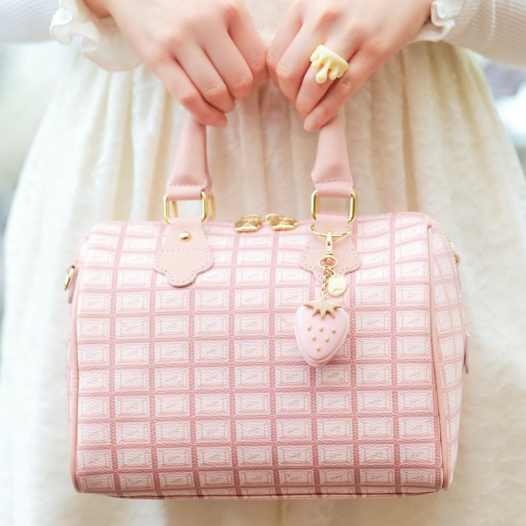 ストロベリーチョコレート・ミニ ボストンバッグ | Q-pot. ONLINE SHOP