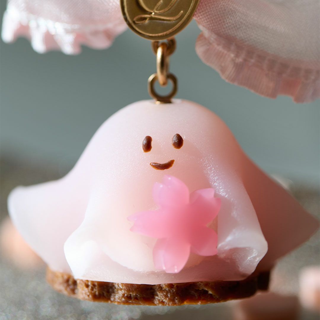 サクラ おばケーキ バッグチャーム | Q-pot. ONLINE SHOP
