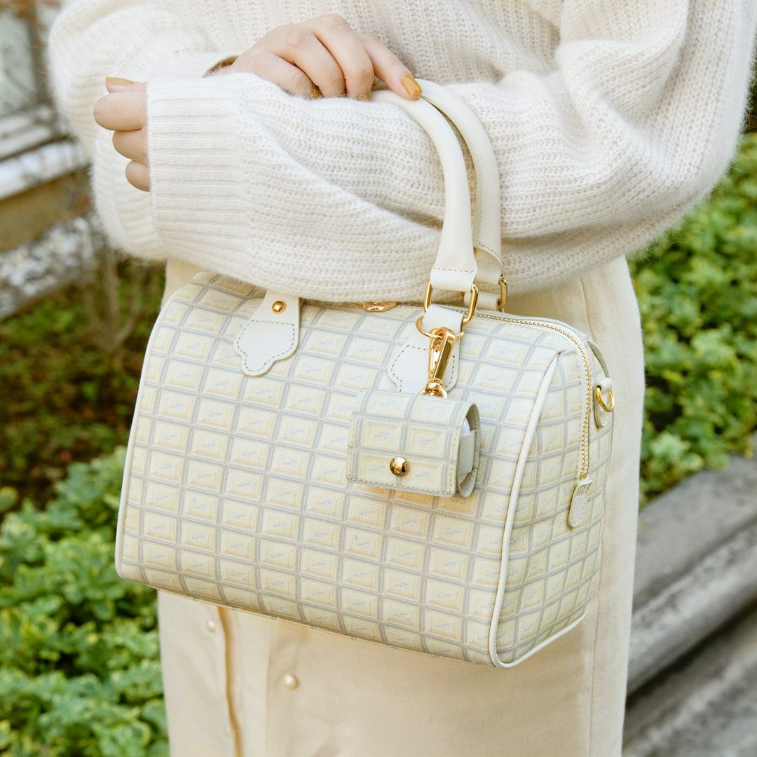 ホワイトチョコレート・ミニボストンバッグ | Q-pot. ONLINE SHOP