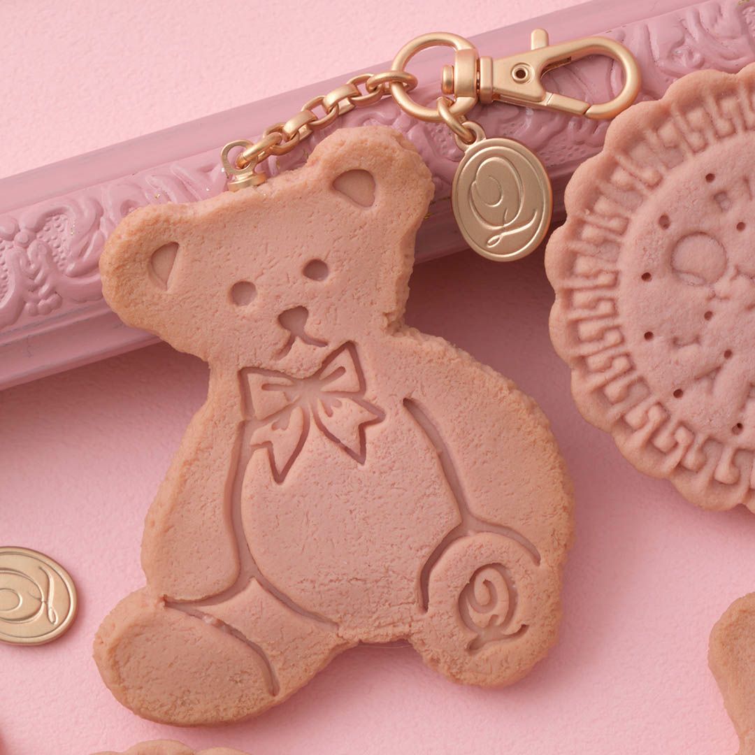 テディベア 焼きたてクッキー バッグチャーム(ストロベリーミルク) | Q