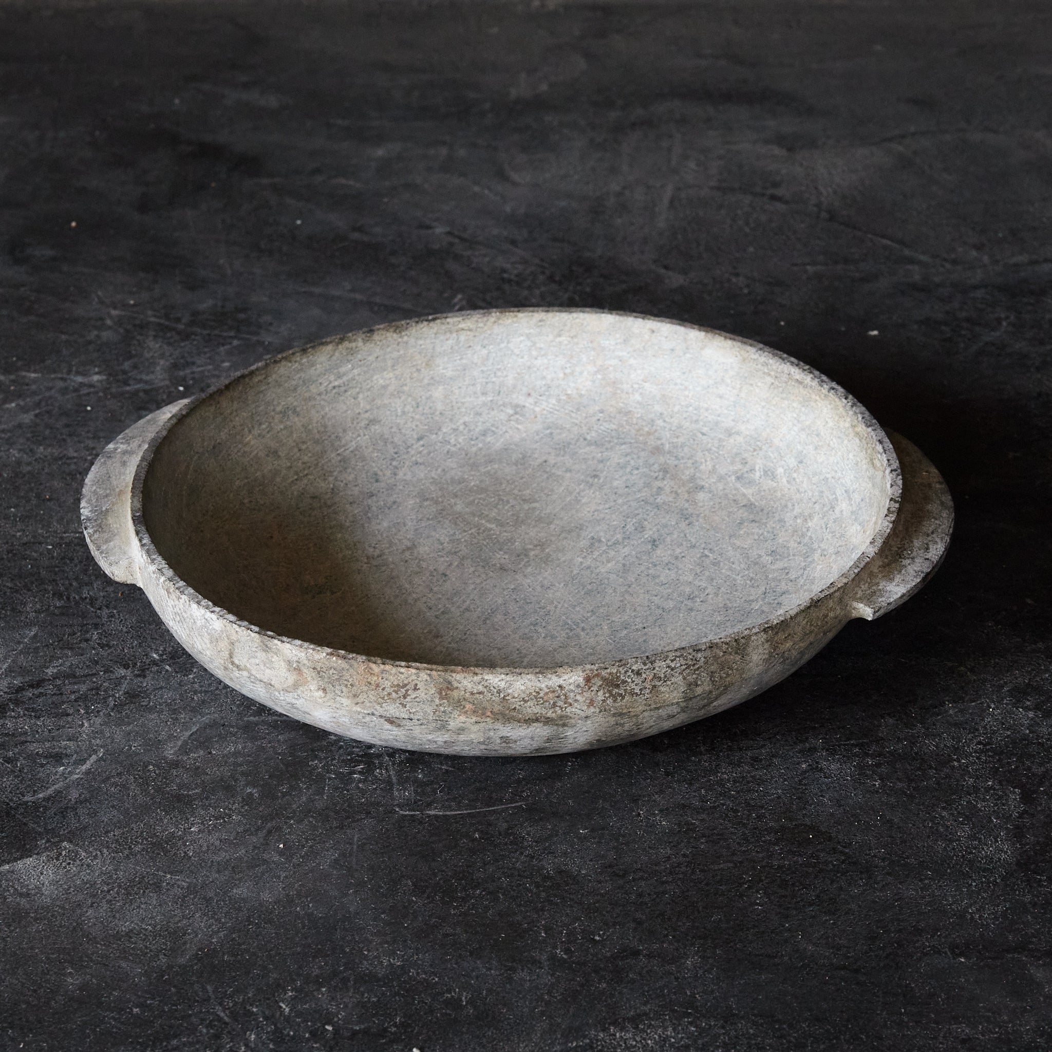 李朝 石皿（1392–1897 CE） | 入蘆花（ロカニイル）