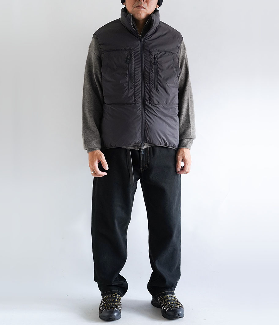 DAIWA PIER39 TECH REVERSIBLE CLIMBERS PUFF VEST [CHARCOAL] - Fresh