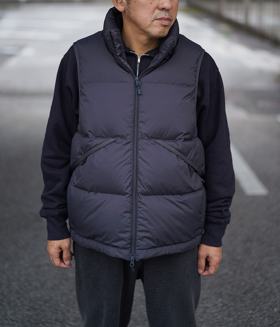 DAIWA PIER39 TECH ALPINE DOWN VEST [CHARCOAL] - Fresh Service