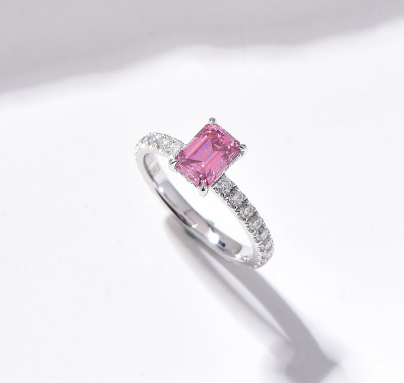 ピンク モアサナイト エメラルドカット リング – RADIANN(ラディアン