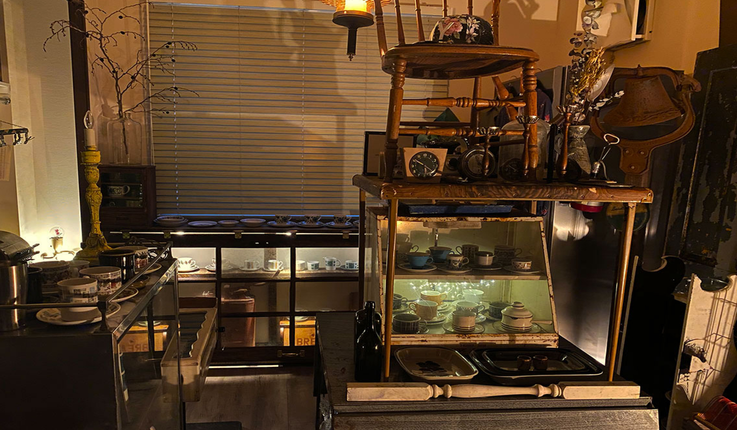 アンティーク雑貨 010 4F Antique shop | Raindrops