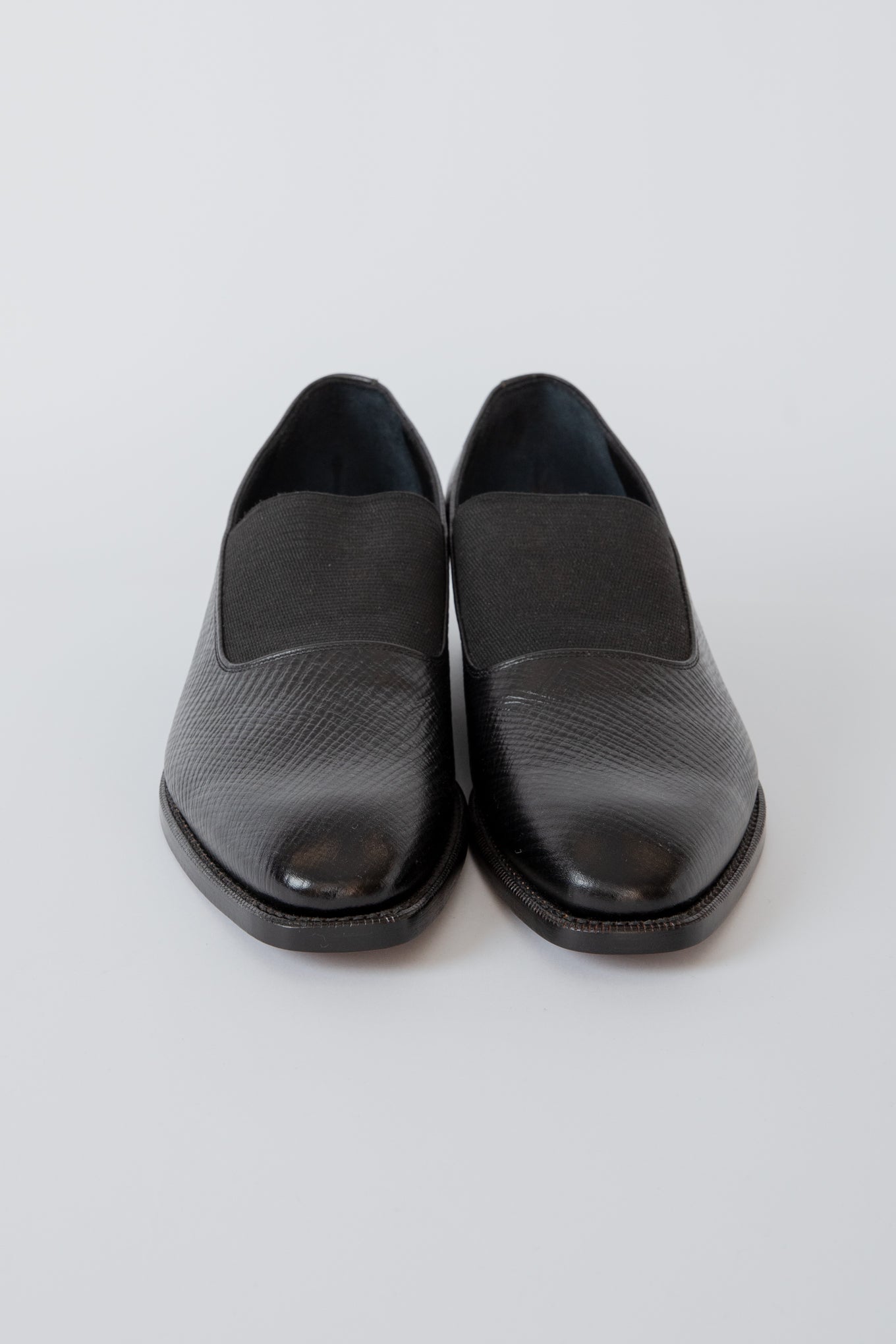 SHIRRING OPERA PUMPS / BLACK EMBOSS – RAINMAKER KYOTO