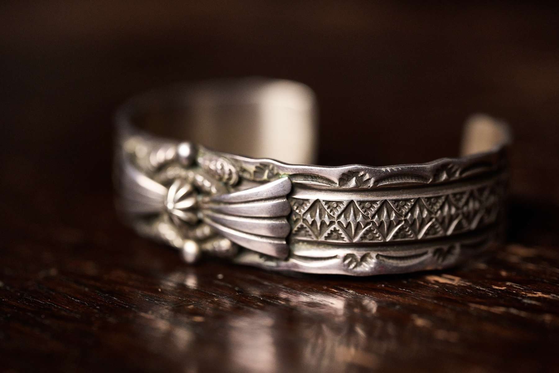 Navajo ナバホ族 インディアンジュエリー バングル( Darrell Cadman