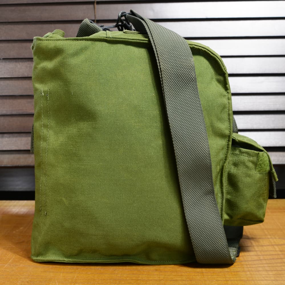 アメリカ軍放出品 ガスマスクバッグ M40/42ガスマスク用 ナイロン製 OD
