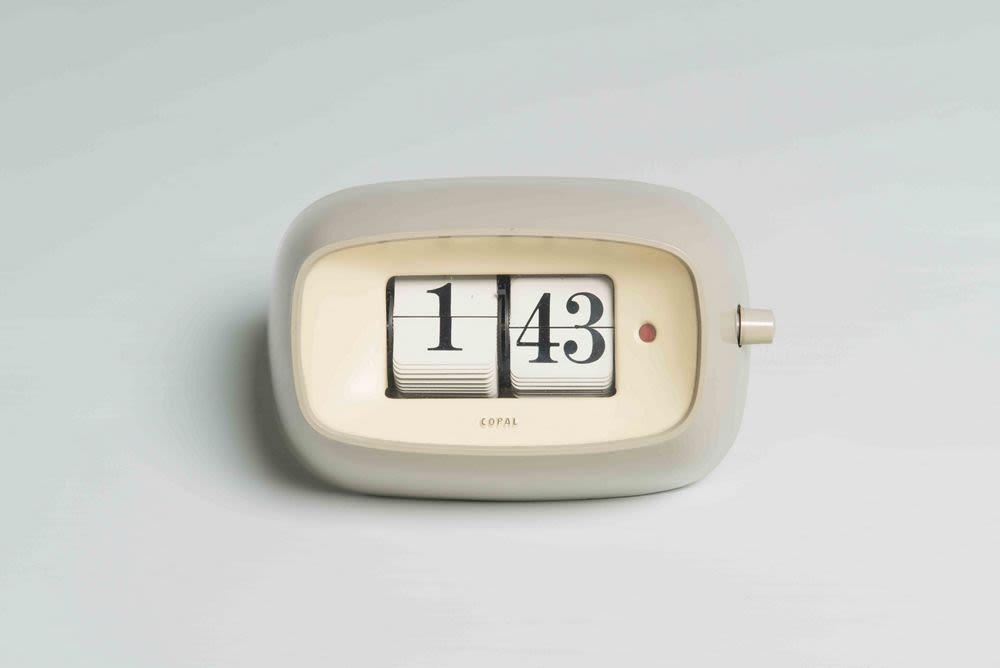 Copal Caslon wall flip clock, model 401 (1964) - Watanabe Riki, Q