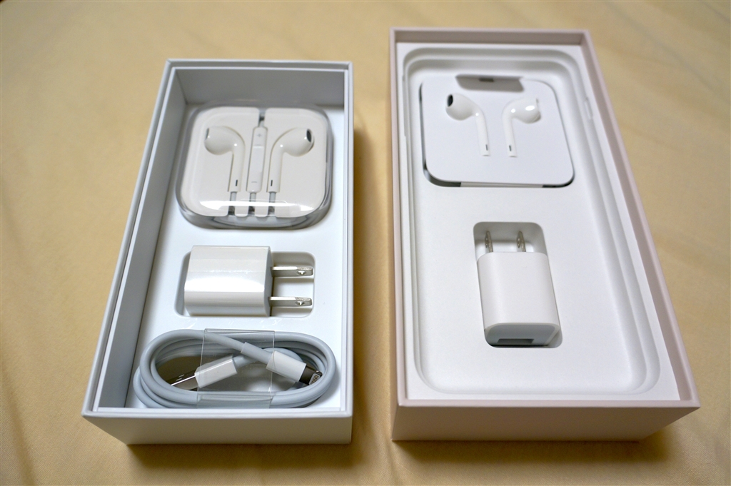 価格.com - 『左： iPhone6の箱と付属品 右：iPhone 8 plusの箱と付属