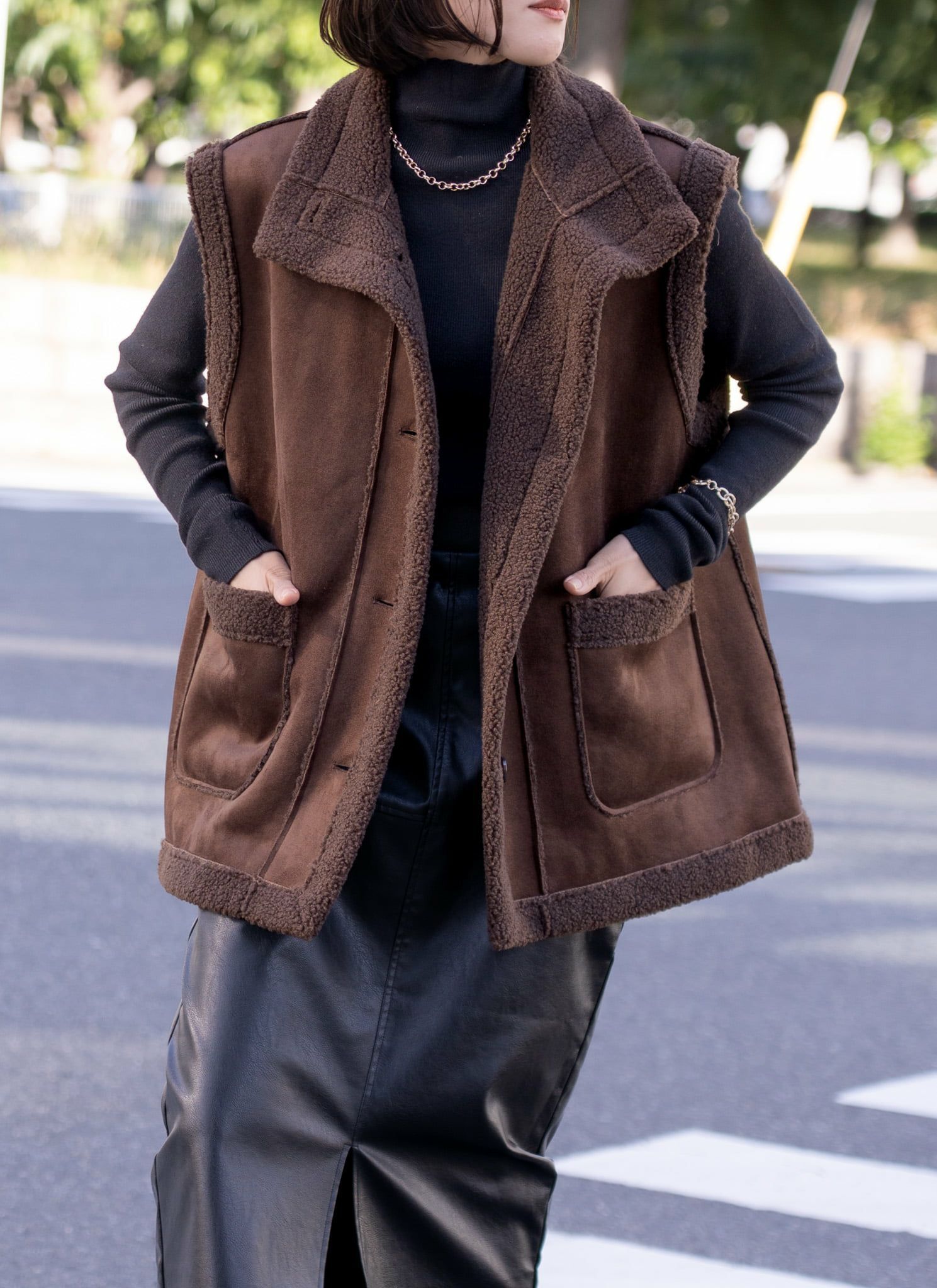 フェイクムートンスタンドベスト｜レディースファッションrevoam