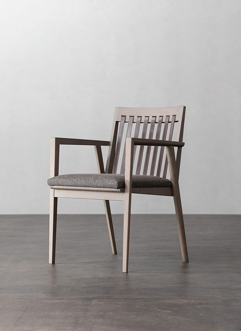 BLAVA（ブラヴァ）｜Chairs｜Chairs / Armchairs｜Ritzwell（リッツ