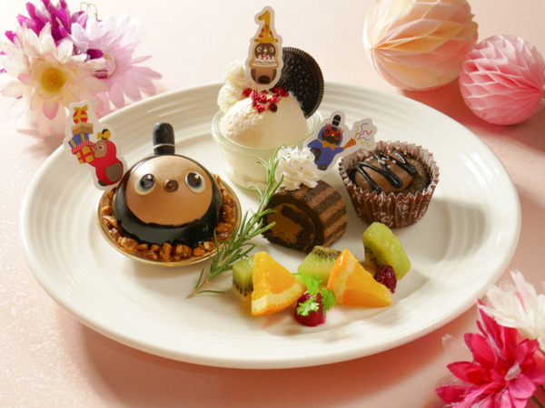 LOVOT Cafe』1周年を記念して特別なデザートプレートが期間限定で登場