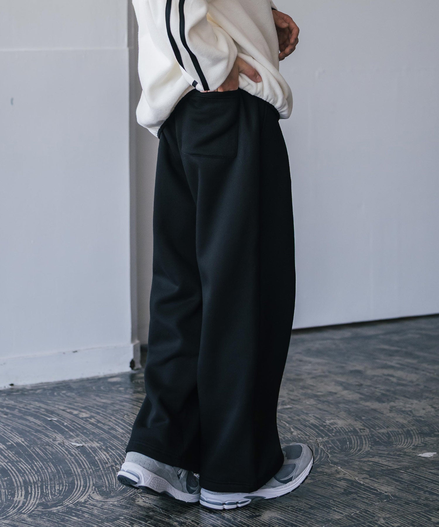 UMBRO 別注コラボ裏起毛ワンポイントロゴ刺繍イージーワイドストレート