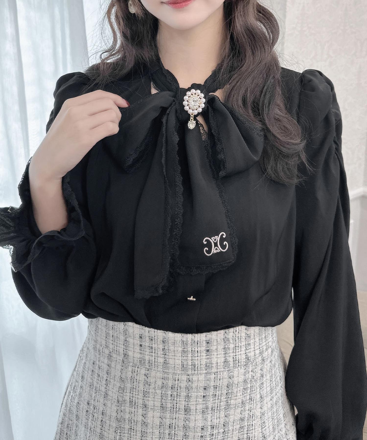 ボウタイ刺繍入りブラウス | Rlab store