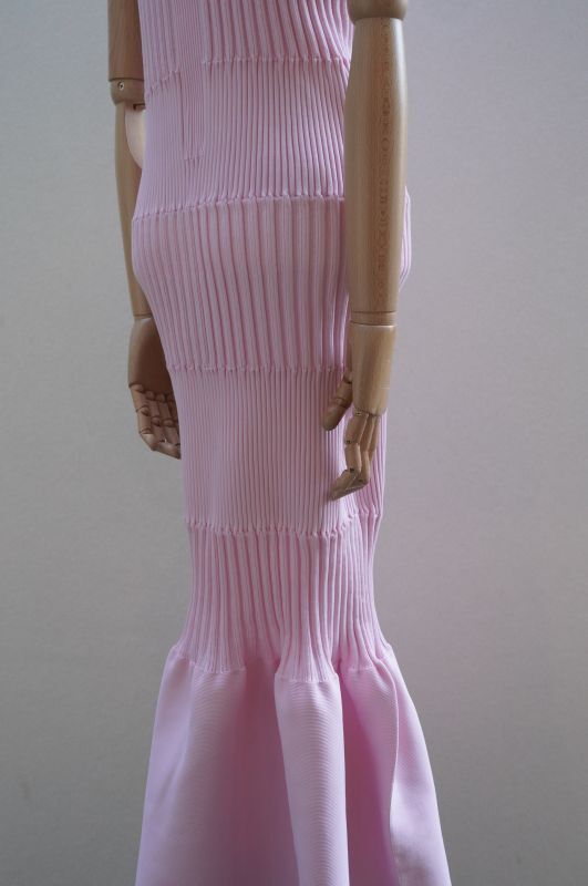 CFCL FLUTED SLEEVELESS MERMAID DRESS col.PASTEL PINK - rollot