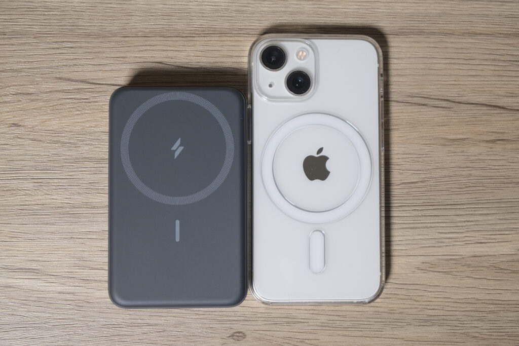 Ankerのマグネットでくっつく10000mAhのモバイルバッテリーが無敵の