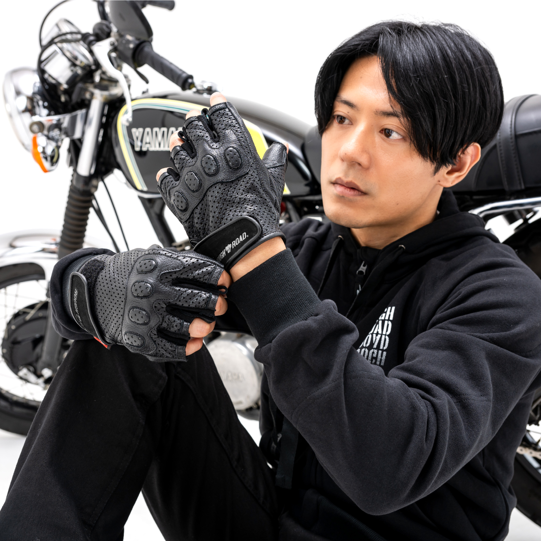 RR8361 パンチングレザーハーフフィンガーグローブDS | ラフ＆ロード