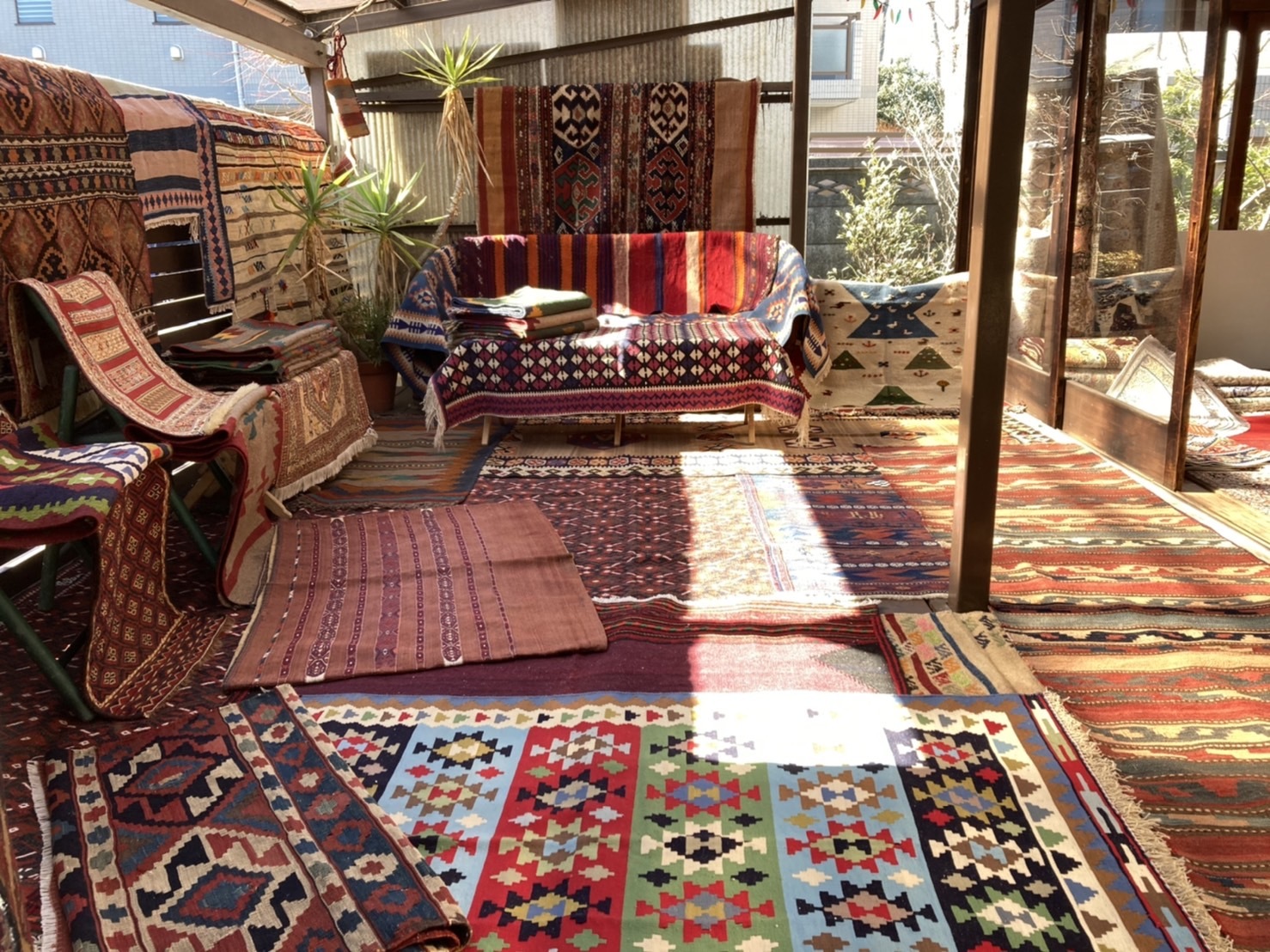 ギャッベ、キリム、ペルシャン・ラグ専門店 - ロイヤルバザール