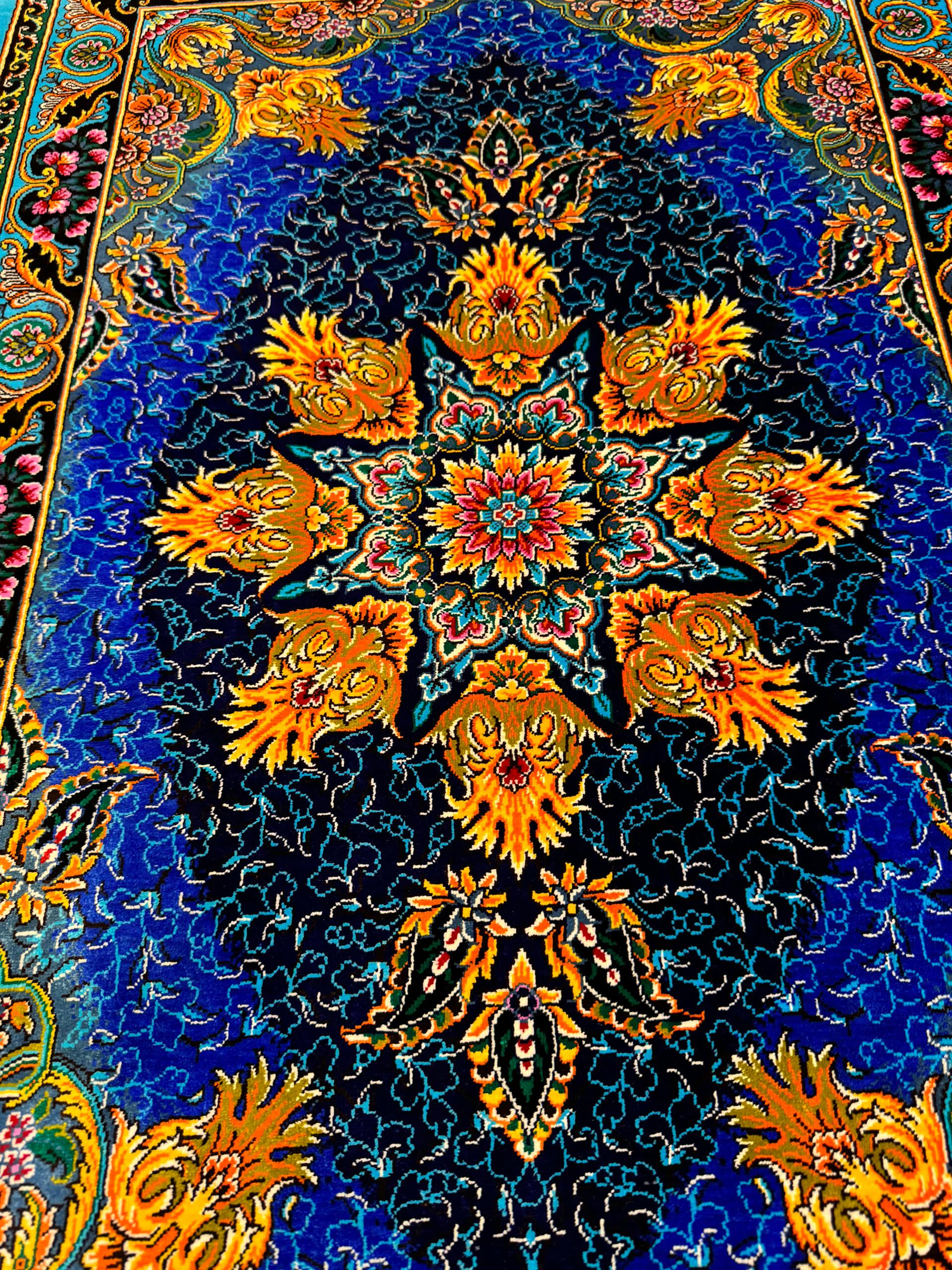 高級ペルシャ絨毯クム産シルク100％ ノウリ工房 93×60cm（FN-10034