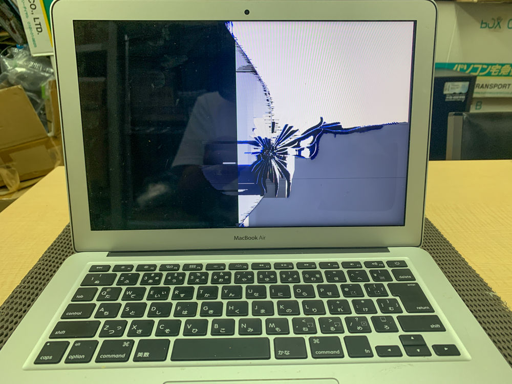 MacBook Air 液晶が割れた 交換修理しました。 - パソコン修理専門店