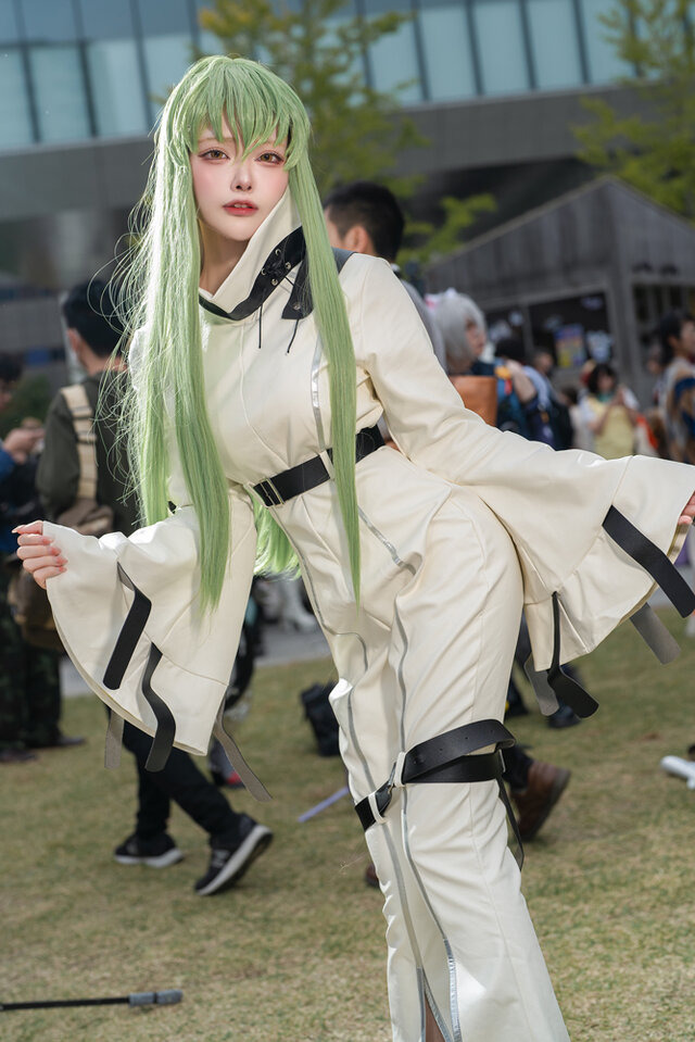 コスプレ】「コードギアス」C.C.の存在感がすごい！自作とは思えない
