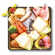 ゴジラおせち2026」登場！ ゴジラの足跡ドーン！モスラも舞う!? DX版に