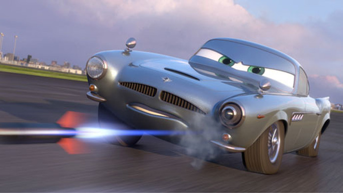 まるで『007』？ 『カーズ2』冒頭の激しいカーアクション映像を独占