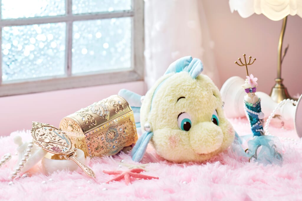 リトル・マーメイド』のアリエルが暮らす海の中をイメージしたグッズが