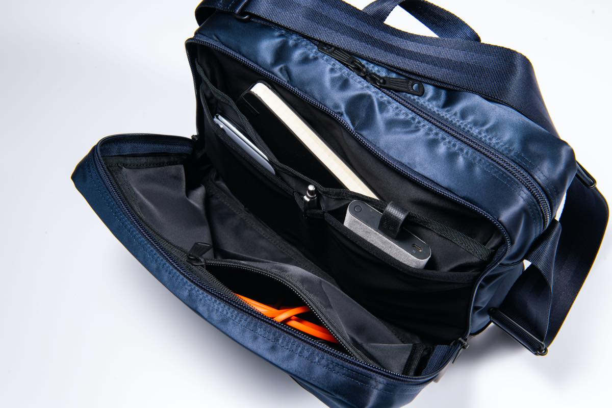 高級感あるネイビーに目を奪われる新「PORTER STORM」全15モデル