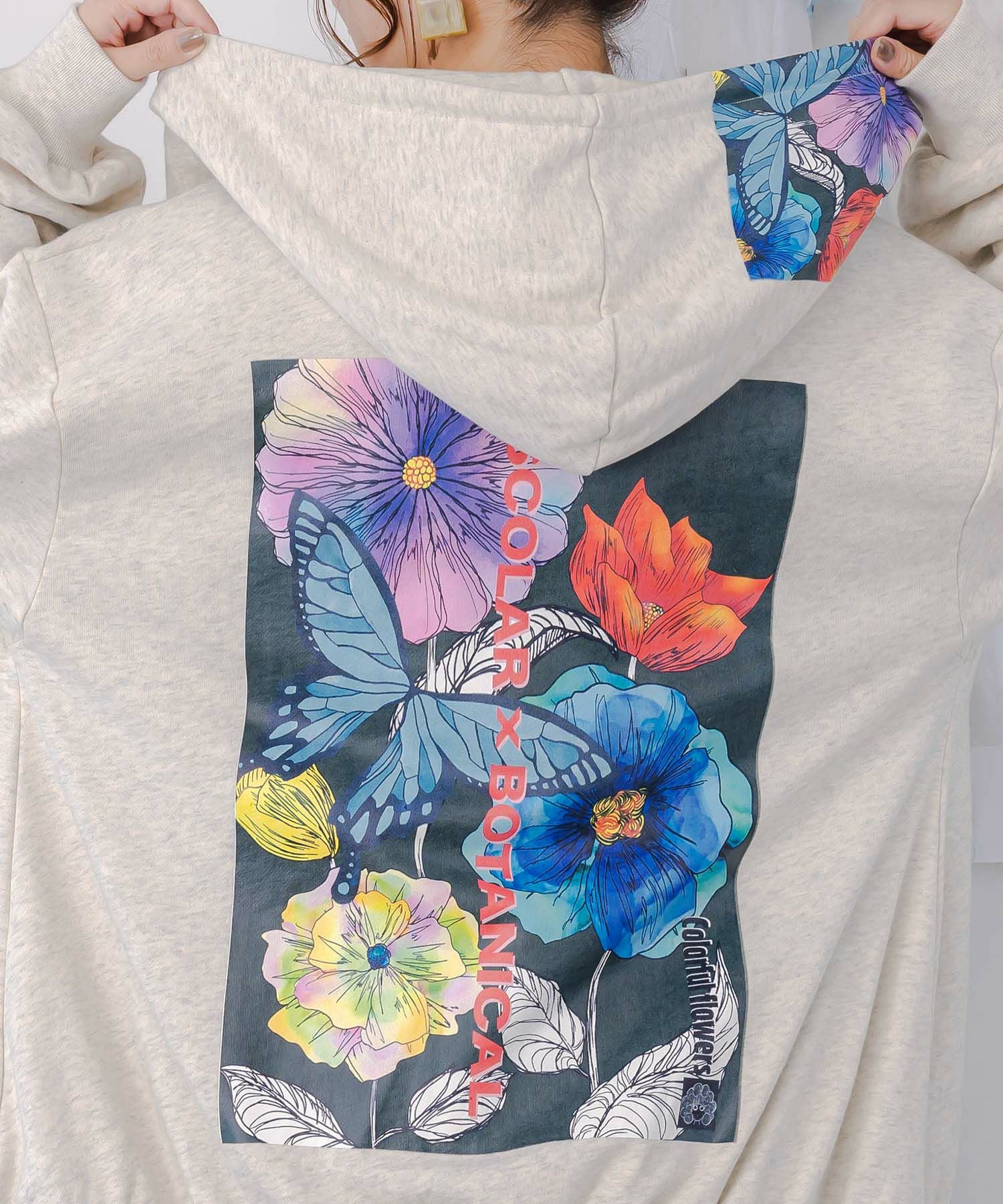 153657：花蝶柄スカ子箔プリントロゴパーカーの通販-ScoLar