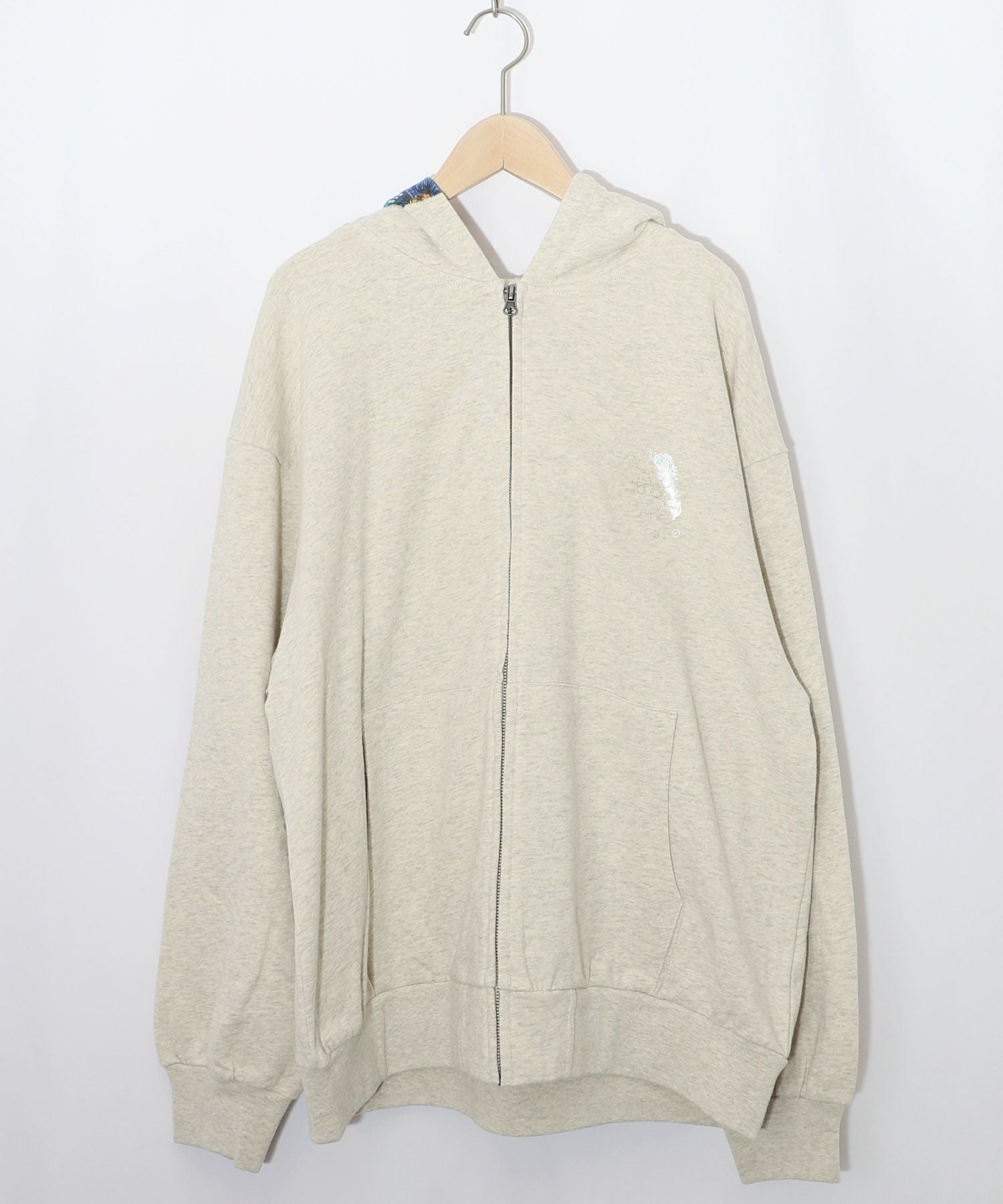 153657：花蝶柄スカ子箔プリントロゴパーカーの通販-ScoLar