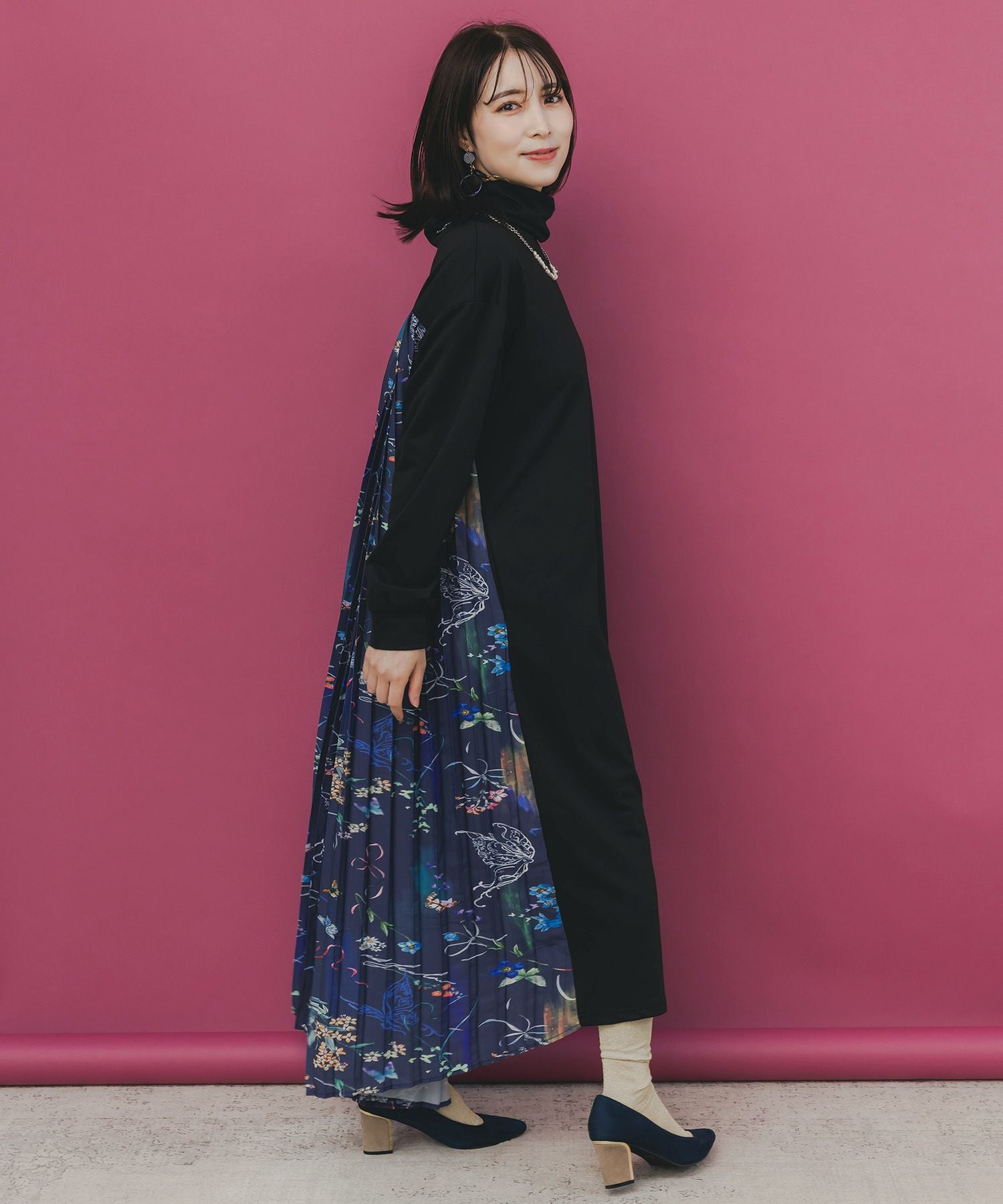 553274：花柄素材切替タートルネックワンピースの通販-ScoLar