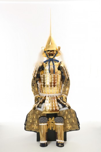 鎧兜甲冑等身大】前田利家 金箔押伊予札卯ノ花糸素懸威具足写 | 甲冑