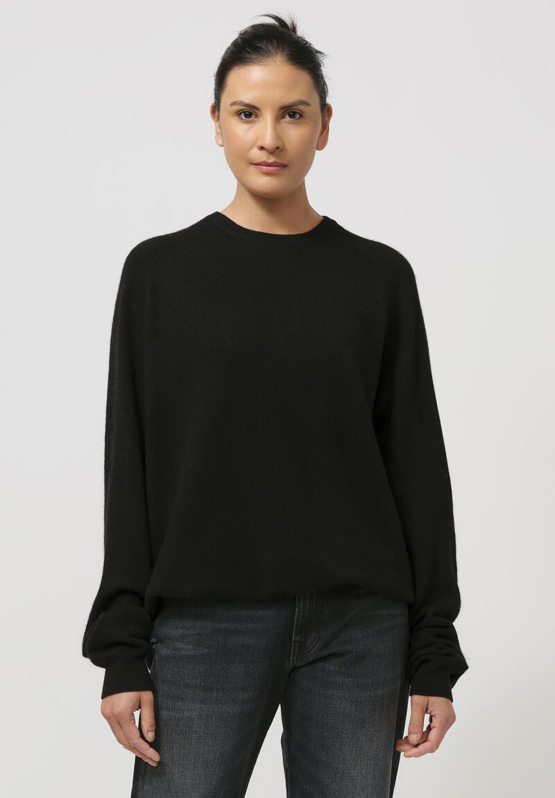 Frenckenberger Cashmere Boyfriend R-Neck Sweater in Black | Santa