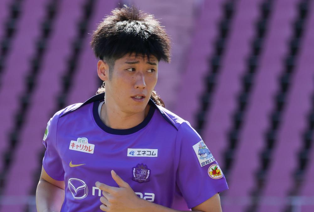 荒木隼人選手／ゴール前でしっかり捕まえる | TSSサンフレッチェ広島