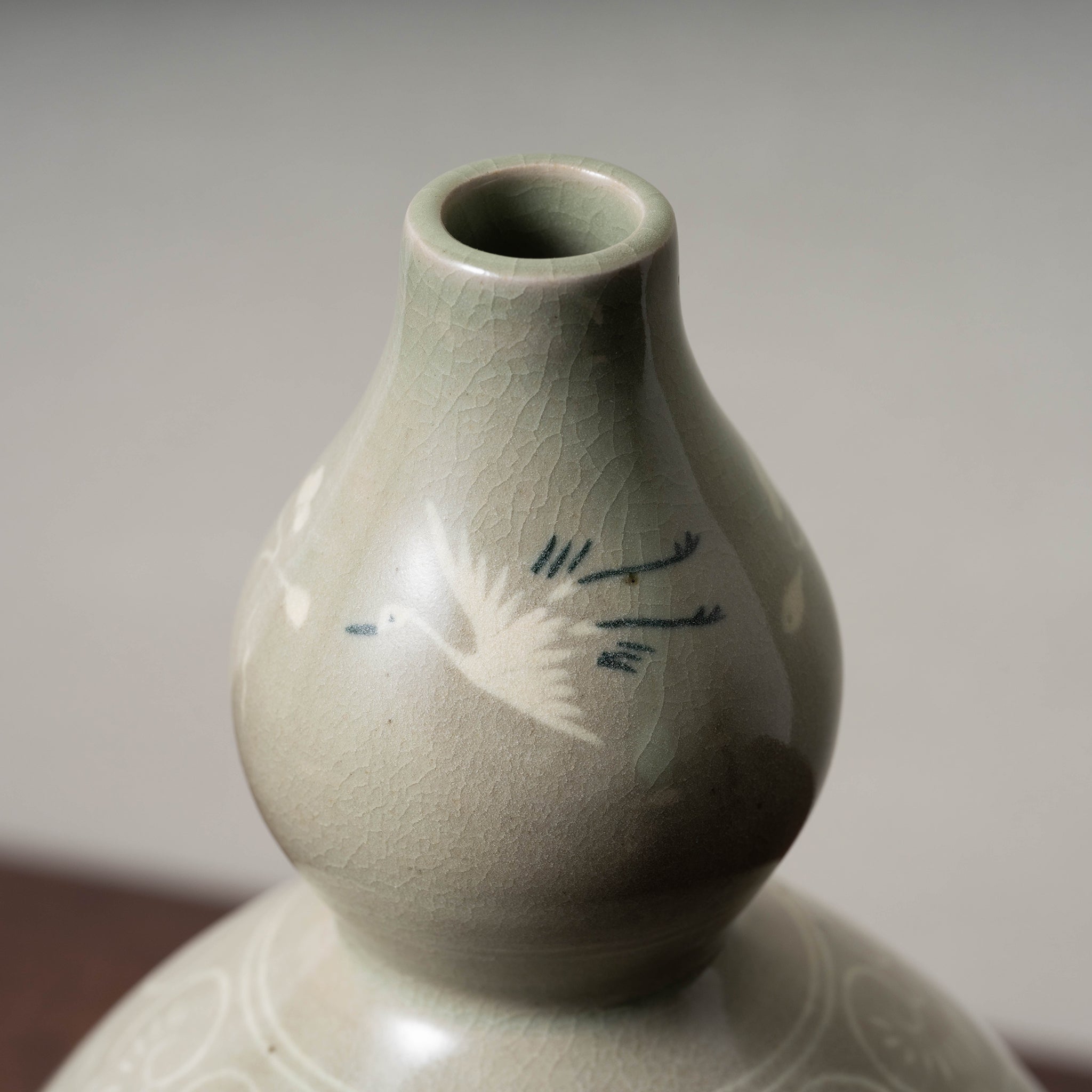 豆 一玉作 高麗青磁 象嵌雲鶴文 茶碗 共箱 C 7143 豆 一玉作 高麗青磁