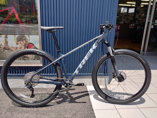 引取り限定】Trek MARLIN 7 2021 モデル 29インチ ネイビー 引取り限定