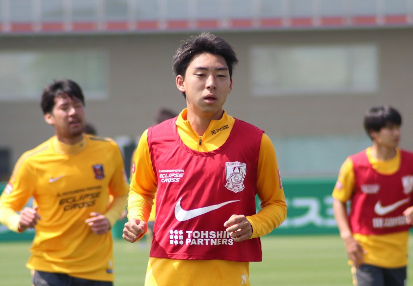 浦和】MF柴戸海が「いい夫婦の日」に入籍 | サカノワ