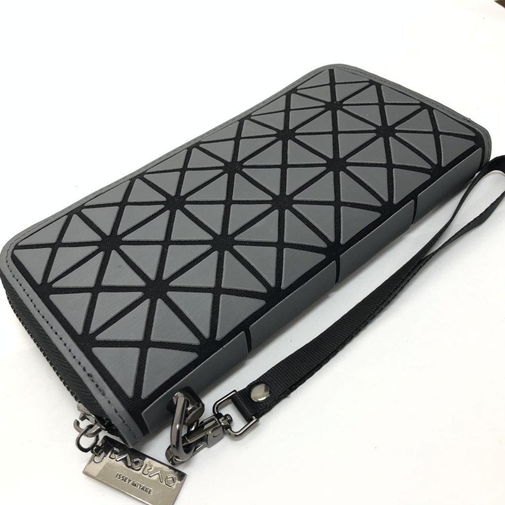 ISSEY MIYAKE（イッセイミヤケ） ラウンドファスナー長財布の買取実績