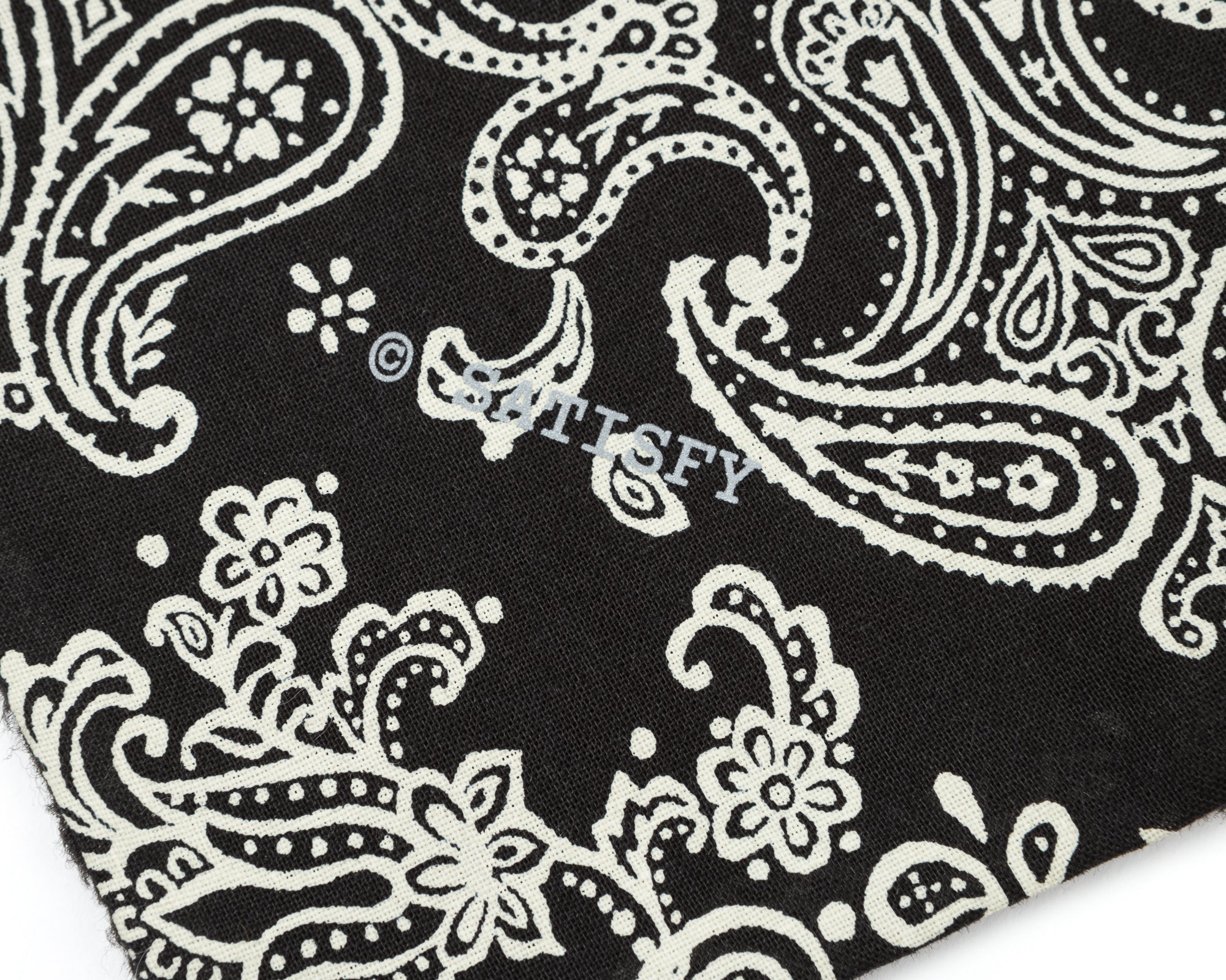 FuzzFleece™ AD Bandana – SATISFY