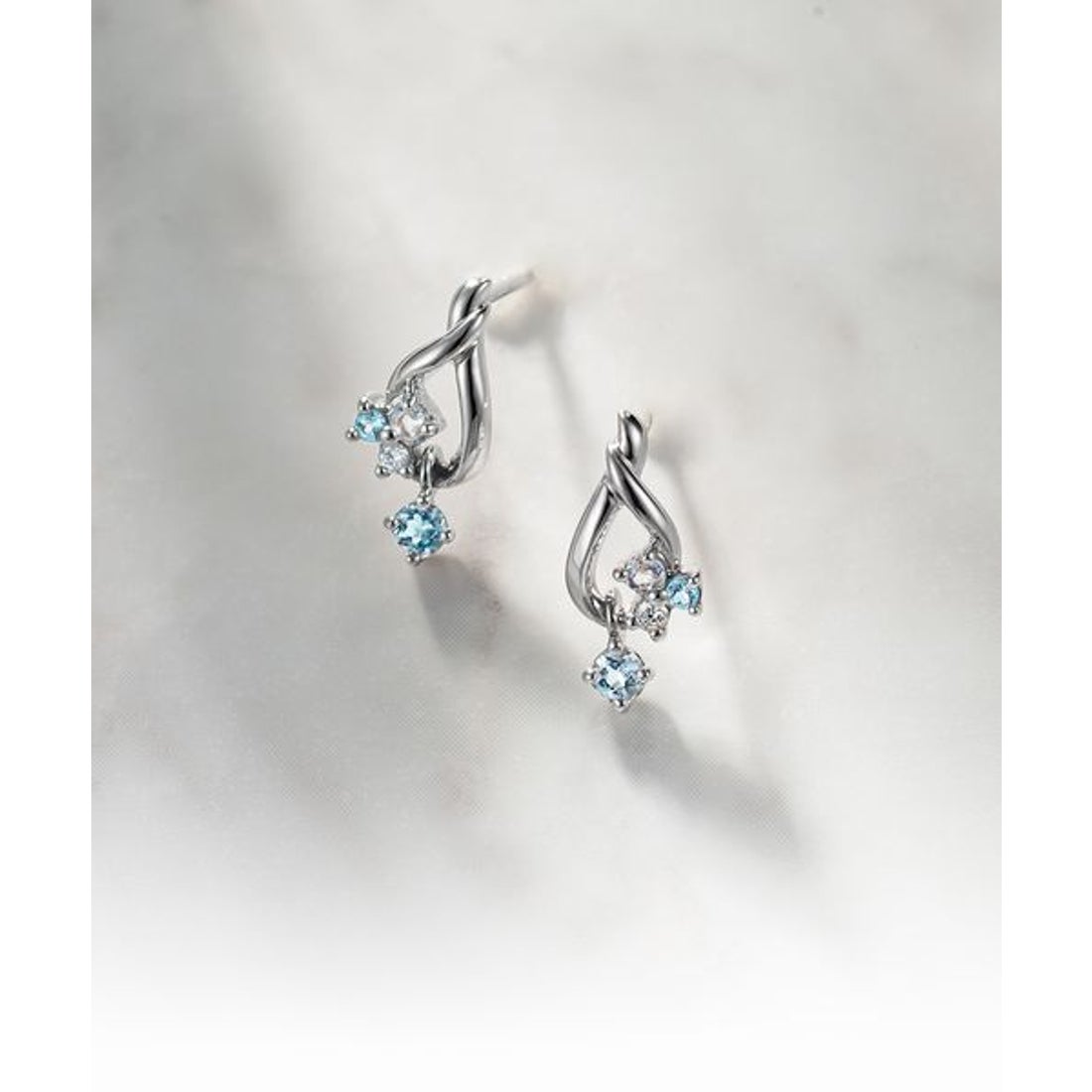 ヨンドシー 4℃ K18ホワイトゴールドピアス （ホワイトゴールド