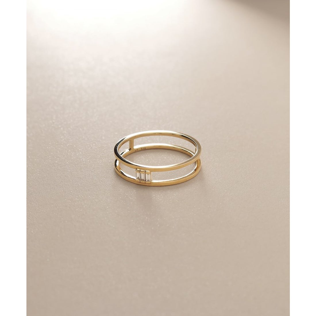 ココシュニック COCOSHNIK K10ダイヤモンド バゲットカット3石スリット